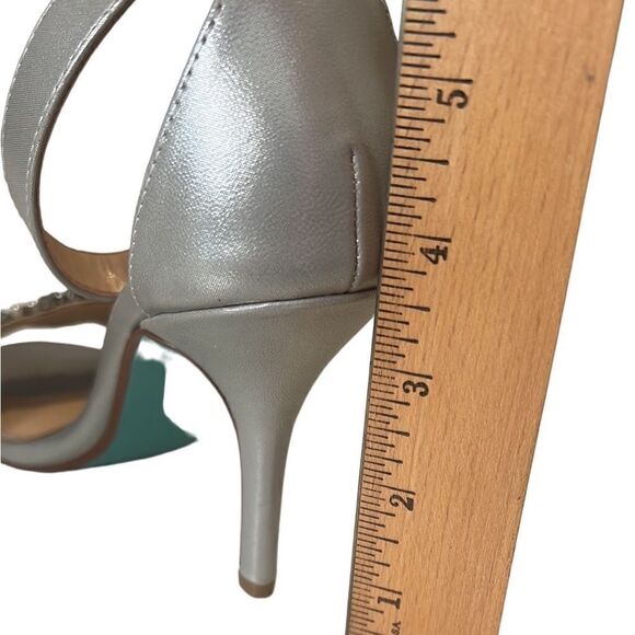 Betsey Johnson Juno Silver Embellished Beaded High Heels Size 6.5 - Picture 5 of 13